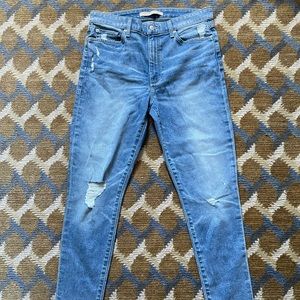 JOE’s The Charlie Ankle cut hem. Size 30